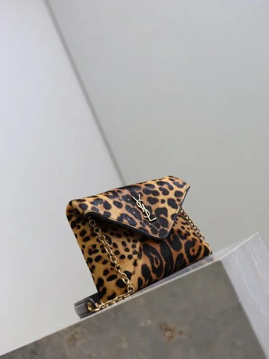 Saint Laurent leopard print envelope chain bag - Picture 4 of 9